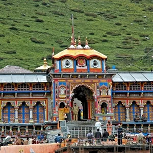 Thumbnail - Badrinath Temple front view