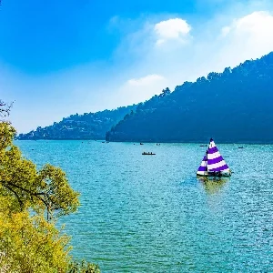 Thumbnail - Morning in Nainital
